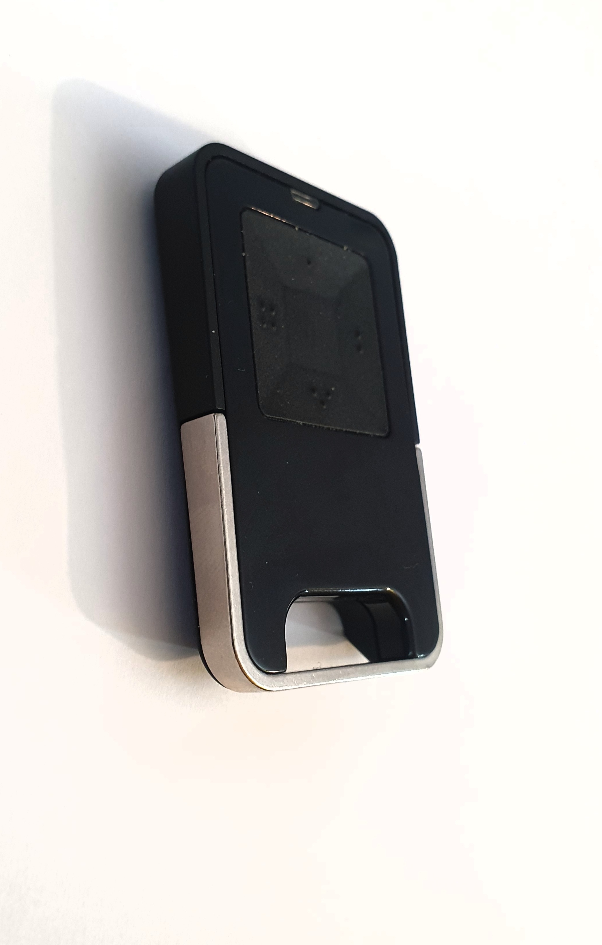 GR10-UNI-LIFT9 CLONE | Gate and Garage door cloning remote